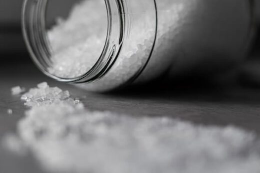 Moderate salt consumption in the diet